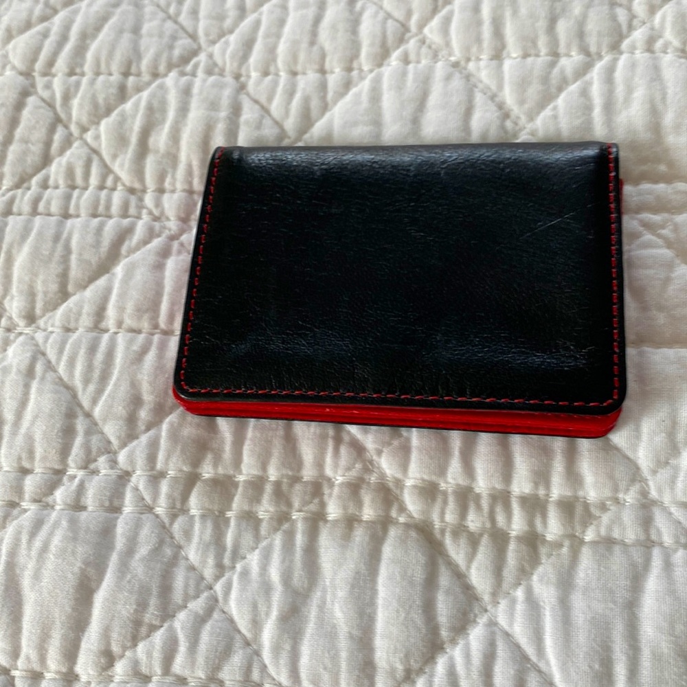 Tusk small wallet. Very soft leather. Made in India. Good condition.